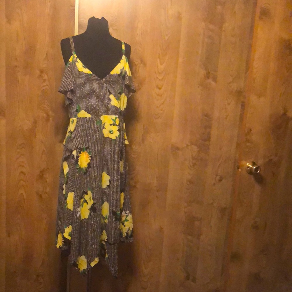 Pretty Flowing Dress by INC International Concepts Size 12